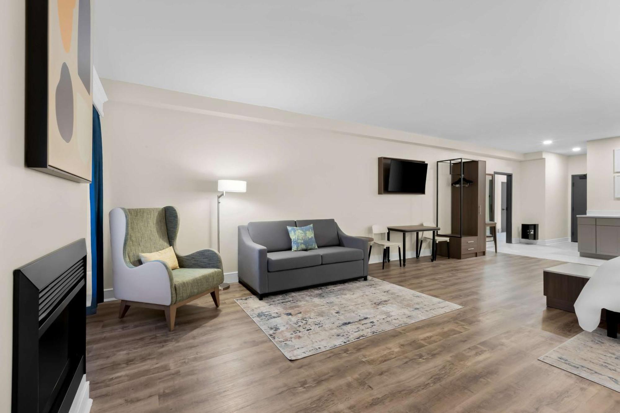 Latitude Suites Tinton Falls Eatontown - BW Premier Collection Экстерьер фото