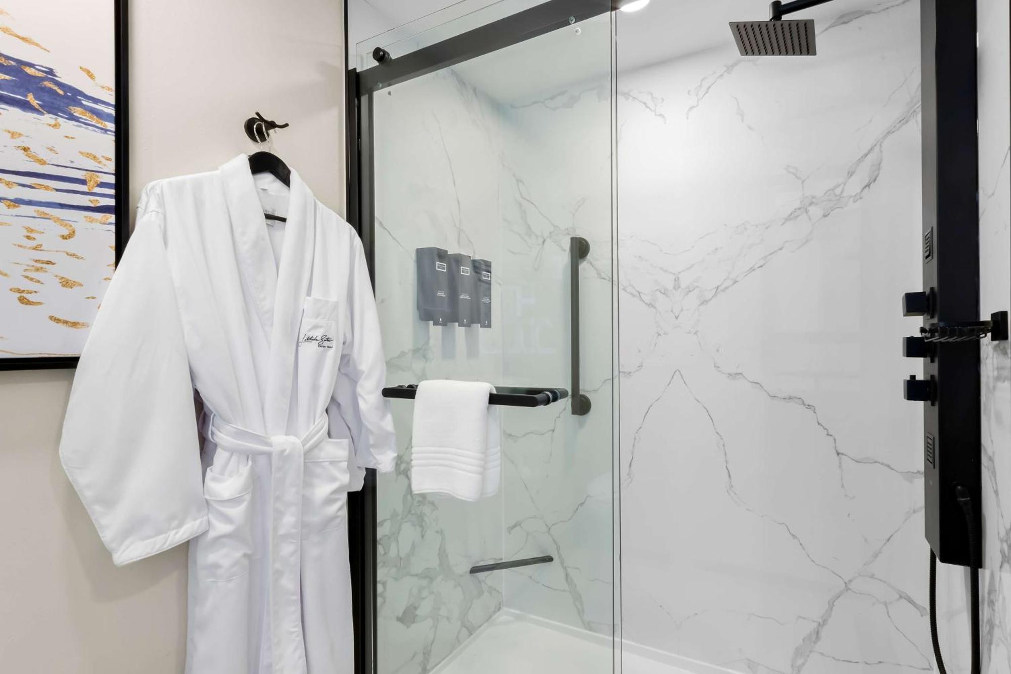 Latitude Suites Tinton Falls Eatontown - BW Premier Collection Экстерьер фото